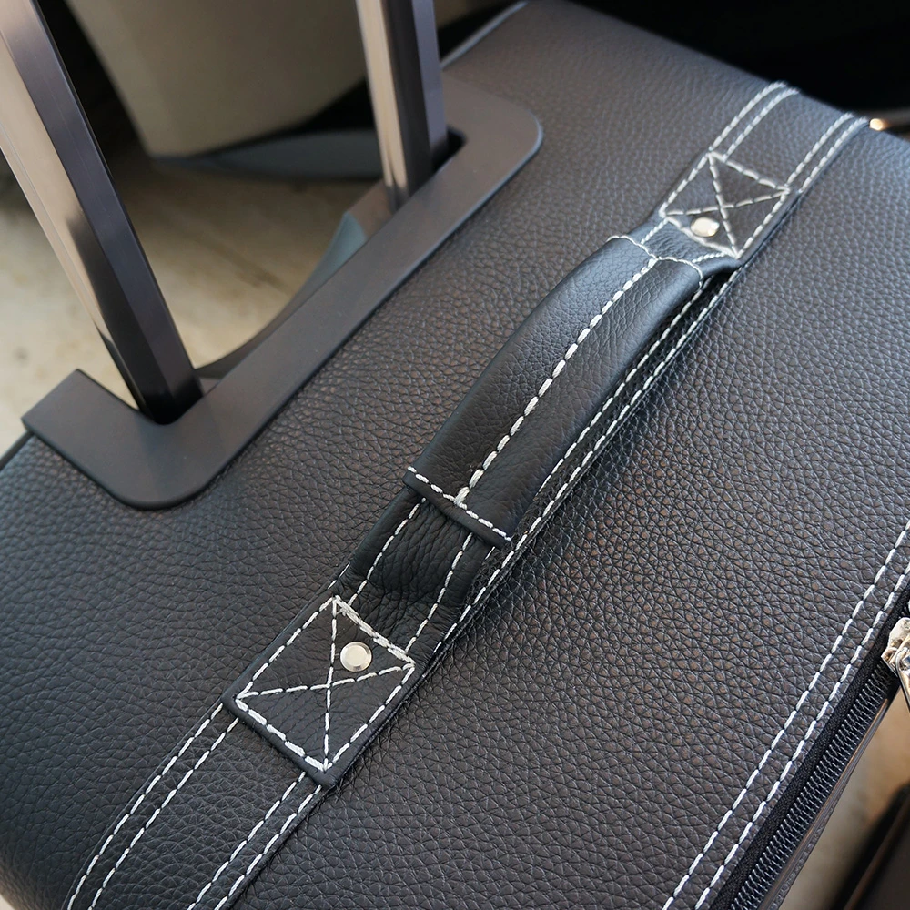 Aston Martin DB11 Coupé (EU) Set Hinterer Kofferraum 3-tlg. 5 Aston Martin DB11 Coupé (EU) Set Hinterer Kofferraum 3-tlg. – Bild 3