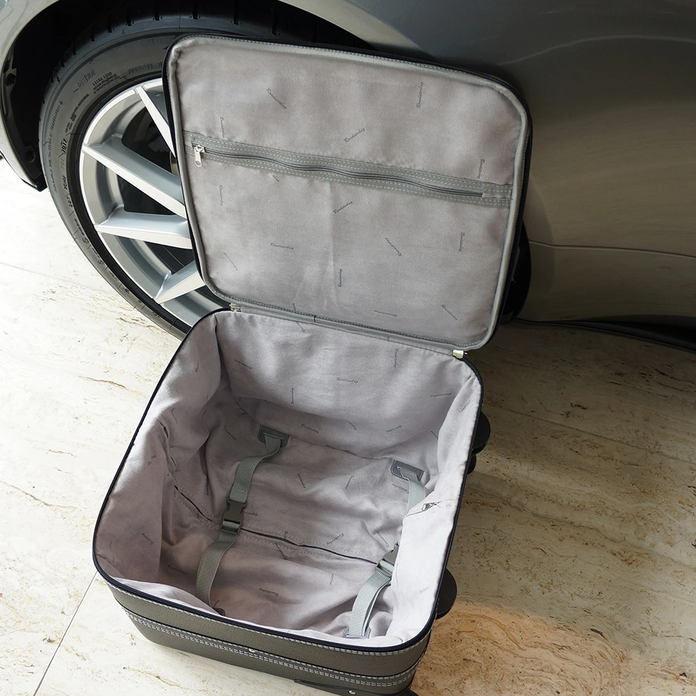 Aston Martin DB11 Coupé (EU) Set Hinterer Kofferraum 3-tlg. 6 Aston Martin DB11 Coupé (EU) Set Hinterer Kofferraum 3-tlg. – Bild 4