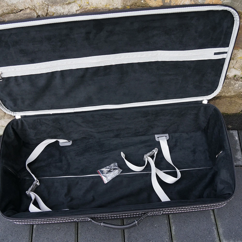 Aston Martin Vantage V8 Coupé 2018 + 2024 Rückbankkoffer 1-tlg. 5 Aston Martin Vantage V8 Coupé 2018 + 2024 Rückbankkoffer 1-tlg. – Bild 3