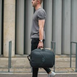 Backpack Pro - Blau 7 Backpack Pro - Blau -Reiseaufbewahrung 1048241 Rucksack seitlich tragenmin 1080x 1920x1920