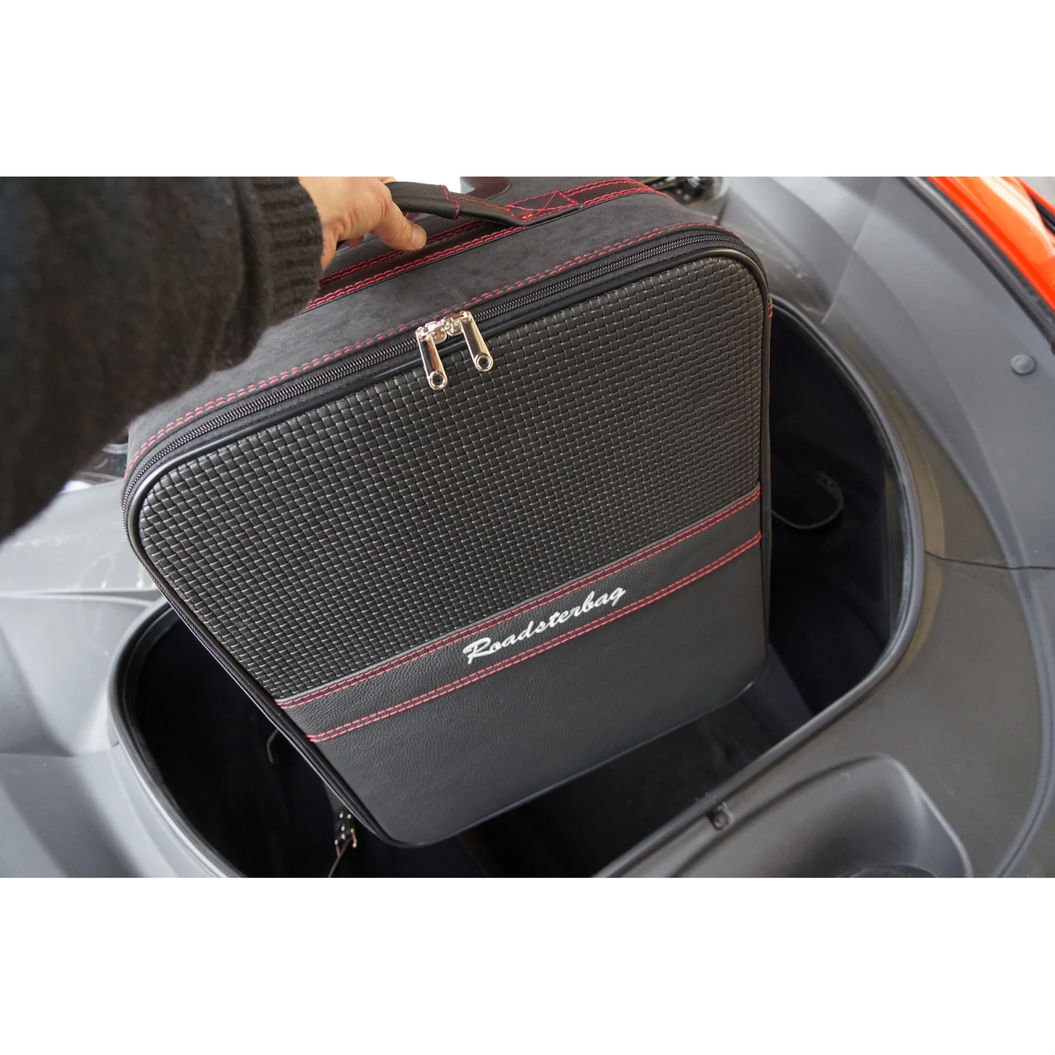 Ferrari F8 Tributo + F8 Spider (inkl. 488 Pista + 458 Speziale) - 2-tlg. Kofferset Kofferraum - Rote Naht/Futter Grau 4 Ferrari F8 Tributo + F8 Spider (inkl. 488 Pista + 458 Speziale) - 2-tlg. Kofferset Kofferraum - Rote Naht/Futter Grau – Bild 2