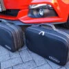 Ford Mustang VI Cabrio Ab 2014 (EU-Version) - 2-tlg. Kofferset Zusatzkoffer Kofferraum - Rote Naht -Reiseaufbewahrung 1050160 1 Art 41