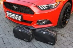 Ford Mustang VI Cabrio Ab 2014 (EU-Version) - 2-tlg. Kofferset Zusatzkoffer Kofferraum - Rote Naht -Reiseaufbewahrung 1050160 2 Art 41