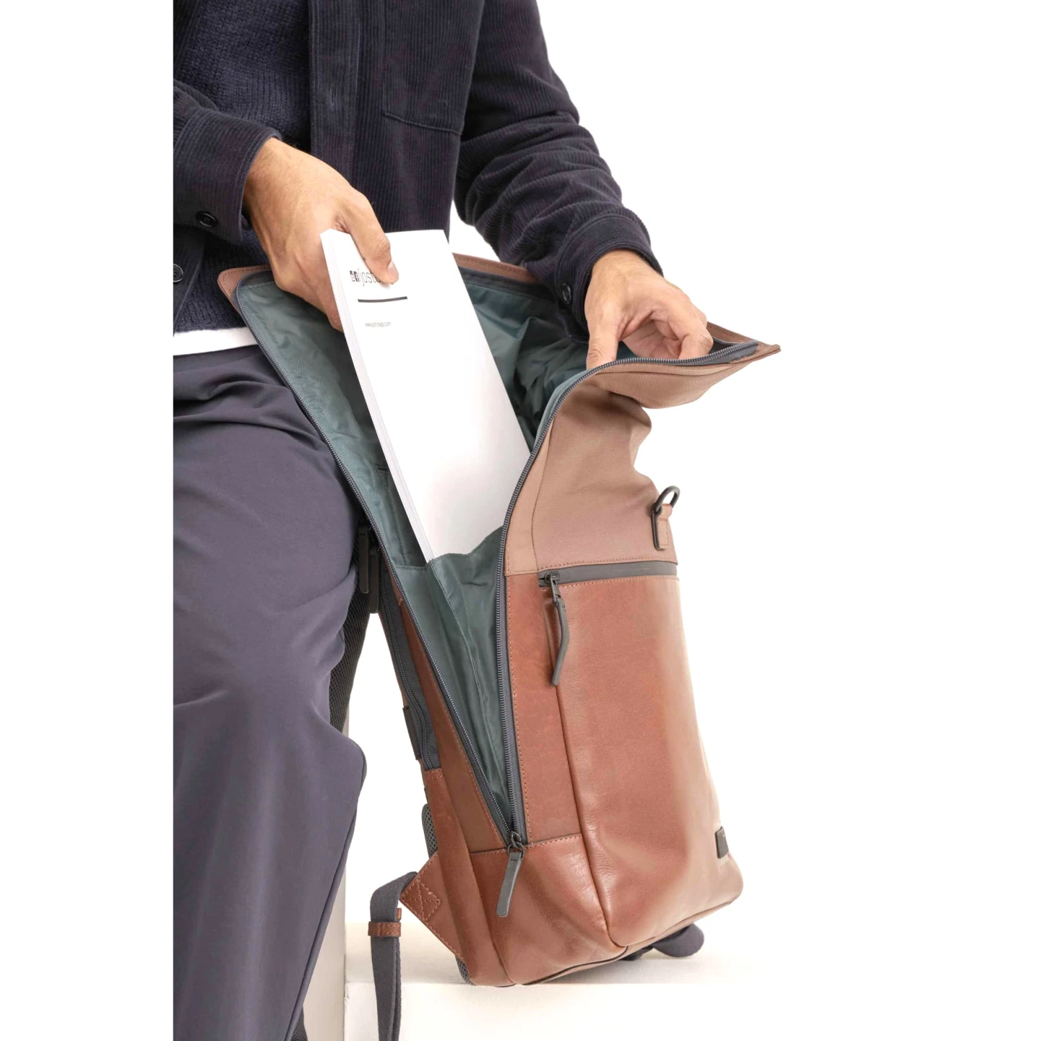 JOST MALMÖ Kurierrucksack - Cognac 9 JOST MALMÖ Kurierrucksack - Cognac – Bild 7