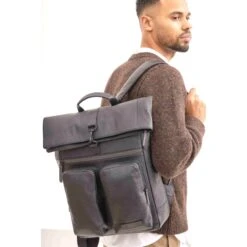 JOST STOCKHOLM Kurierrucksack Mit Fronttasche - Schwarz 18 JOST STOCKHOLM Kurierrucksack Mit Fronttasche - Schwarz -Reiseaufbewahrung 1051438 4698001 Stockholm 12