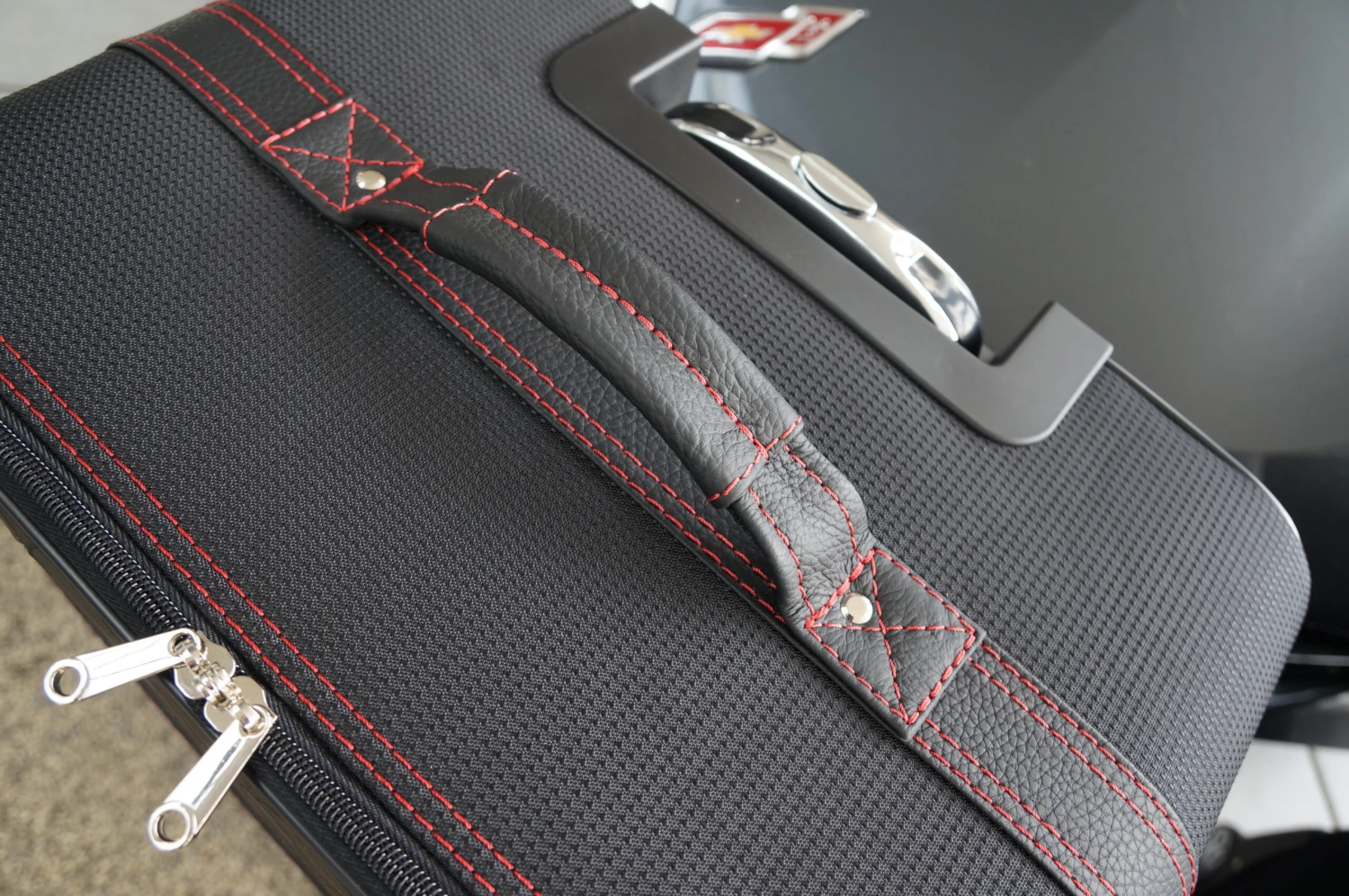 Chevrolet Corvette C7 Coupé (EU-Version) - 4-tlg. Kofferset Kofferraum 7 Chevrolet Corvette C7 Coupé (EU-Version) - 4-tlg. Kofferset Kofferraum – Bild 5